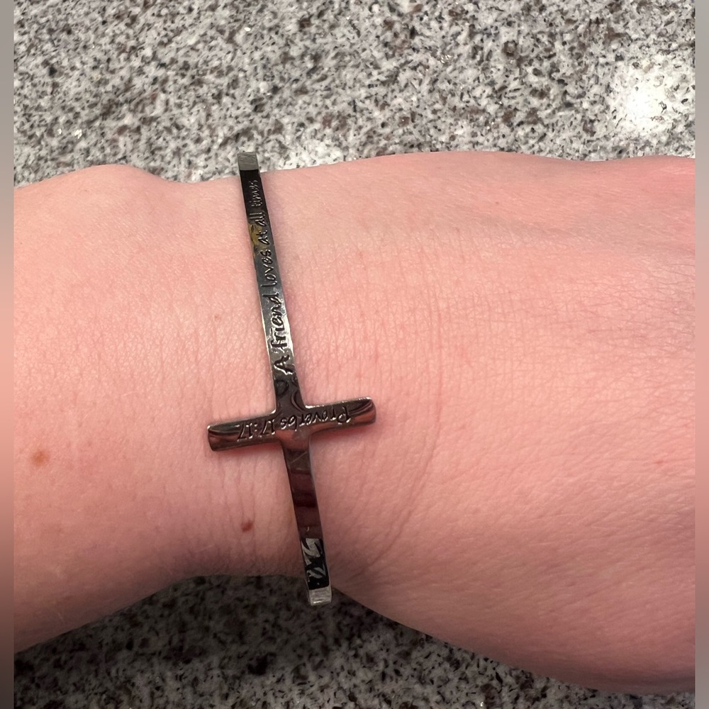 ‼️Silver “Cross” bracelet
